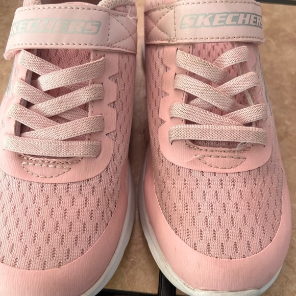 SKECHERS Girls Size 3 Sneakers with Elastic Shoelaces and Velcro Strap Pink - Picture 2 of 6